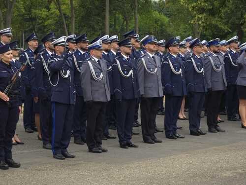Na zdjęciu kadra Szkoły Policji Ruchu Drogowego w Sieradzu.